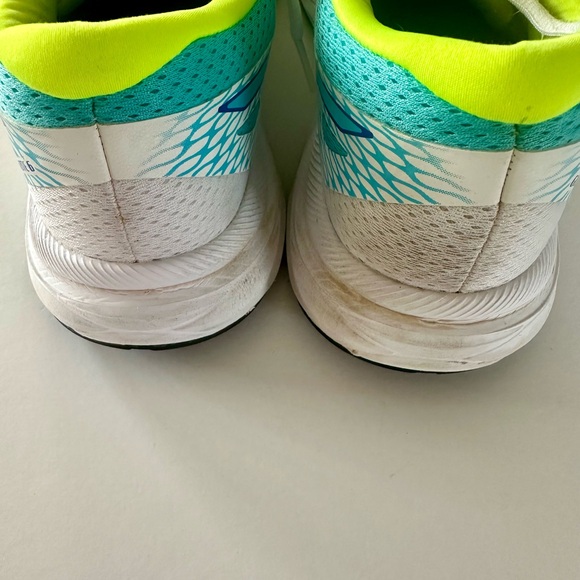 ASICS running shoes - Picture 5 of 6